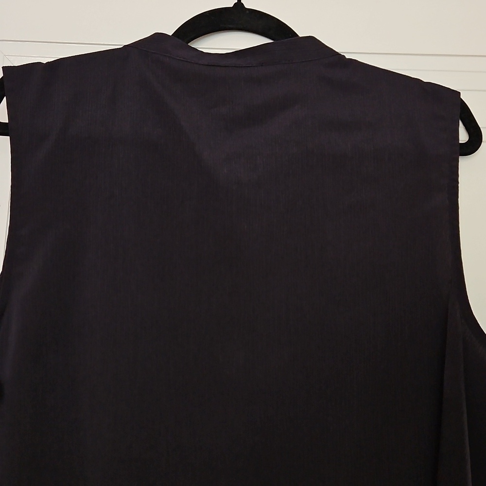 Nine West Black Sleeveless Top, Ruffle Neckline, Gold Snaps, Size XL, NWT - Picture 4 of 7
